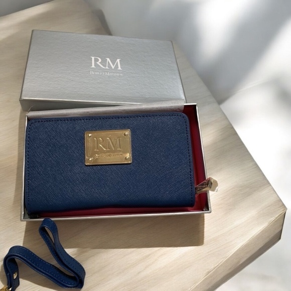 Robert Matthew Leather Wallet Wristlet BNIB - Picture 1 of 4
